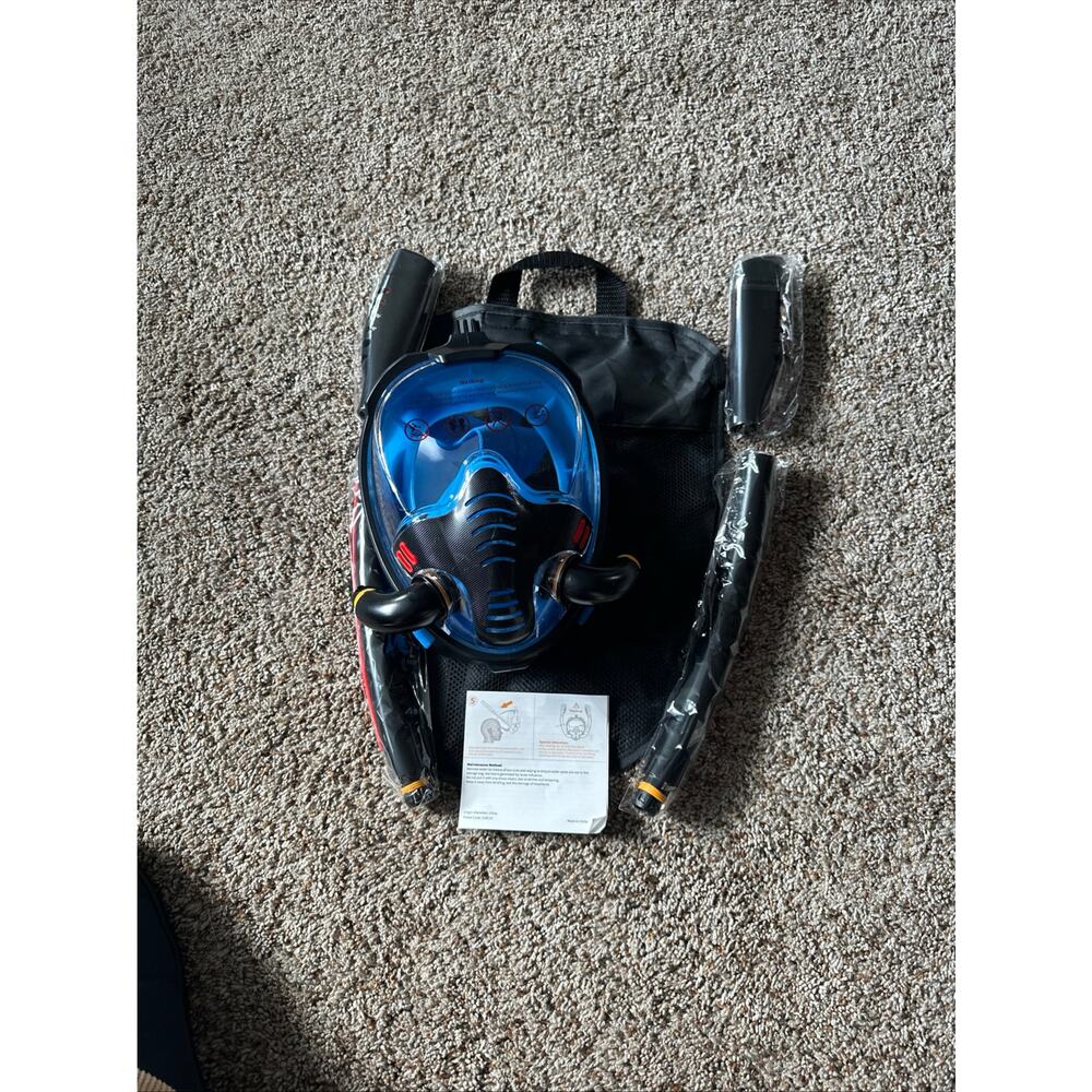 Snorkeling mask